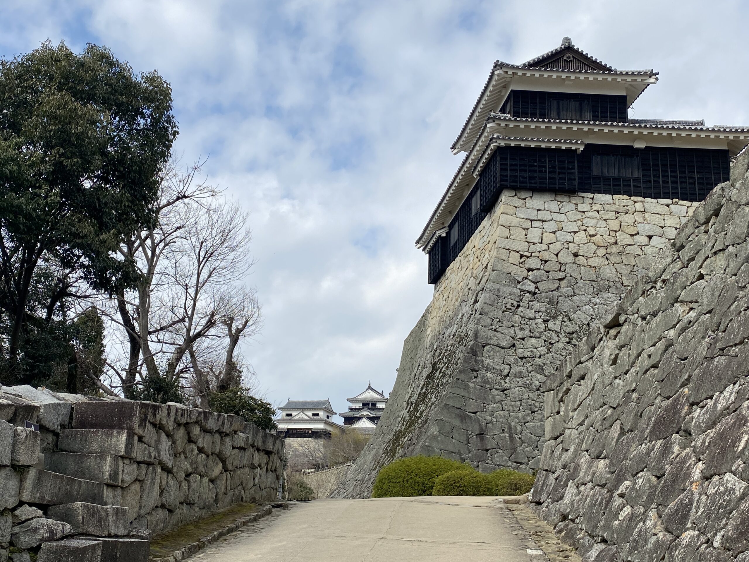 松山城に感激！ - ZENJIRO 通信